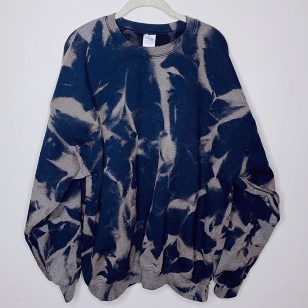 tie dye sweatshirt
